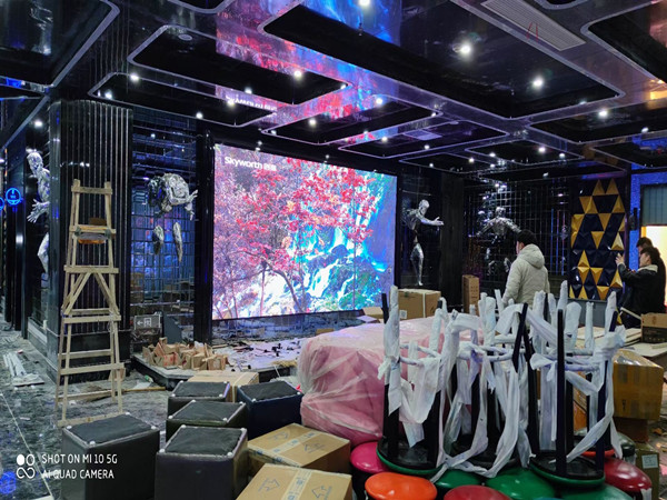 尖扎室内P2.5全彩显示屏